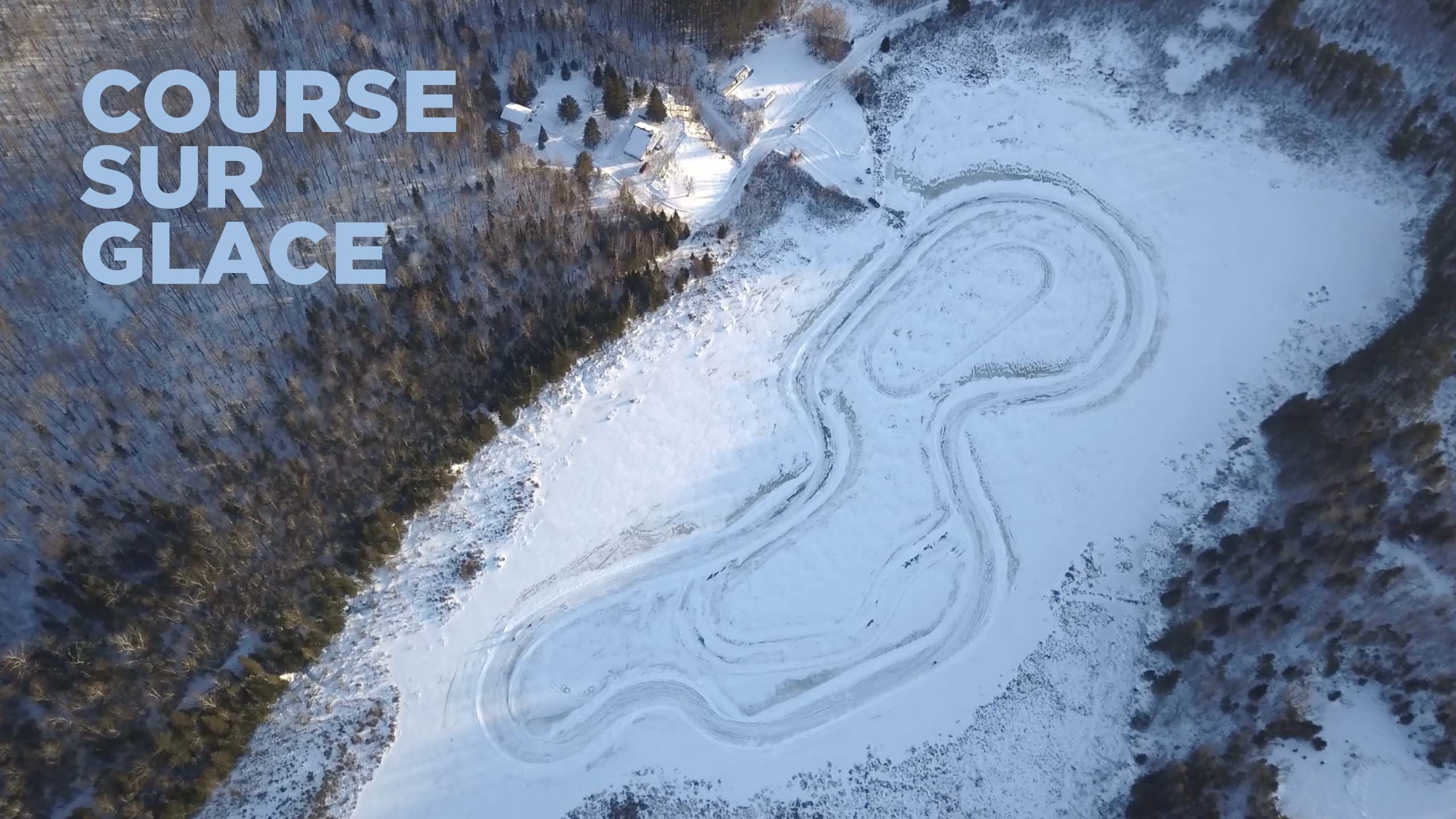Course de moto sur Glace au Canada au nord de Mont Tremblant