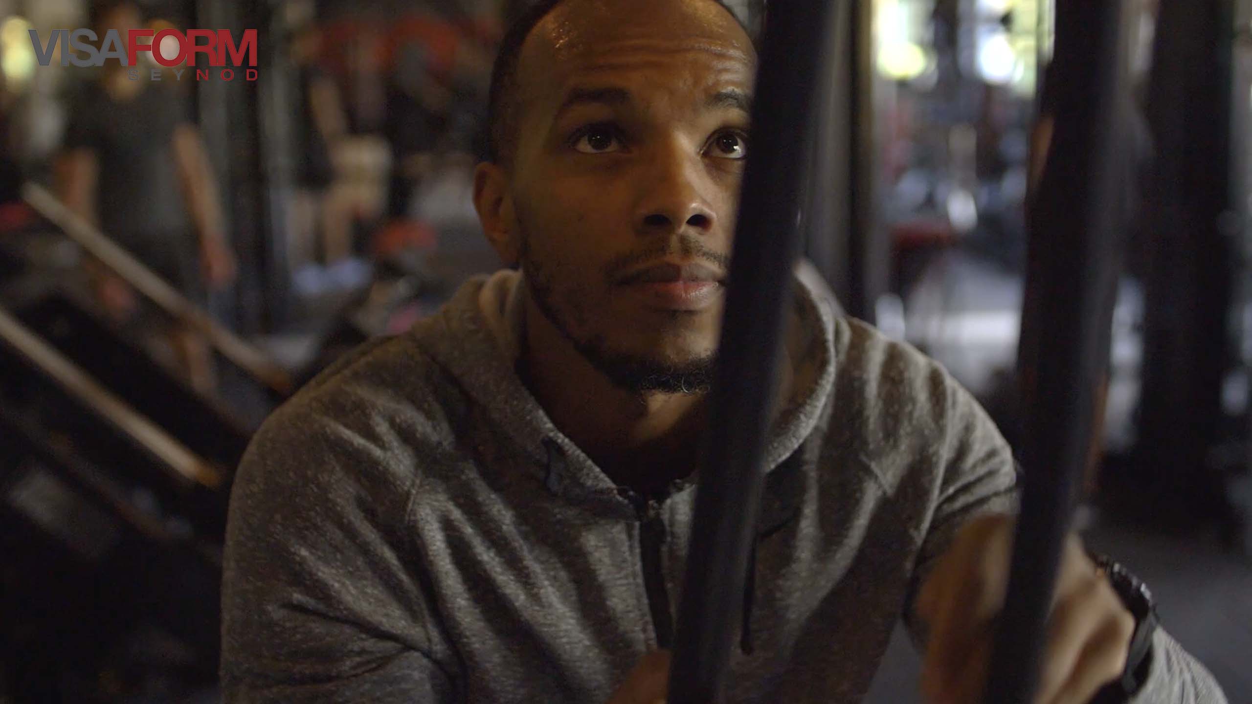 Activité Queenax en salle de sport par le vidéaste Jeremy Pancras